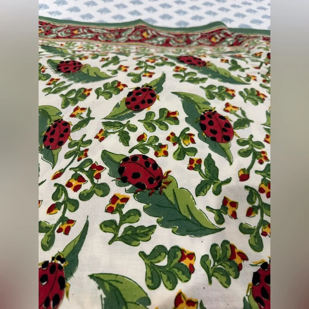 Pomegranate vintage 100% cotton tablecloth with  6 matching napkins 60x 90 in